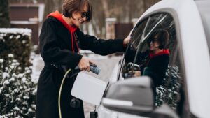 Recharge d'un véhicule électrique en hiver